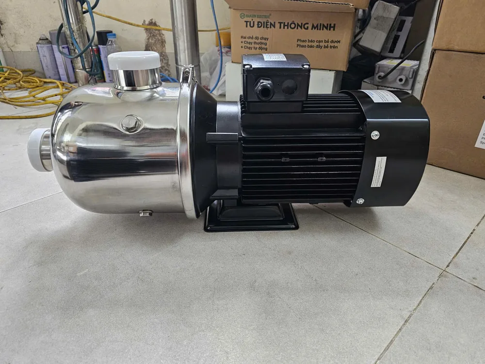 Bơm chìm nước thải thân inox đặt trong hố thu